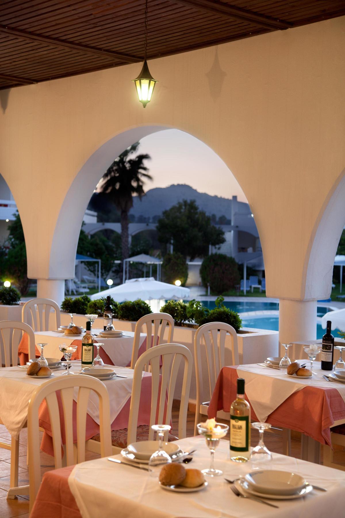 Hotel Niriides Beach Kolymbia Exterior photo